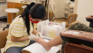 Taryn Southern feet photo thumbnail