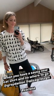 Taryn Southern feet photo thumbnail
