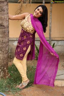 Tashu Kaushik feet photo 12