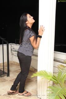 Tashu Kaushik feet photo 5