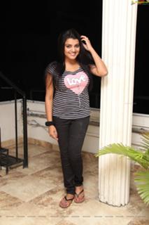 Tashu Kaushik feet photo 3