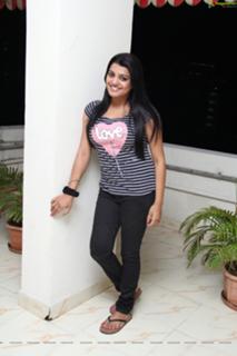 Tashu Kaushik feet photo 2