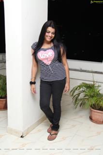 Tashu Kaushik feet photo 1