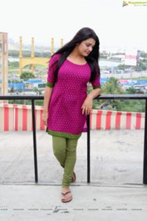 Tashu Kaushik feet photo 13