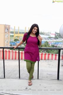 Tashu Kaushik feet photo 12