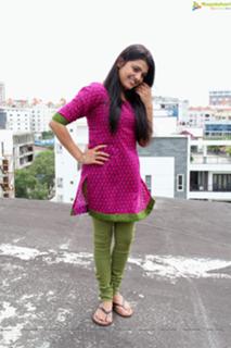 Tashu Kaushik feet photo 11