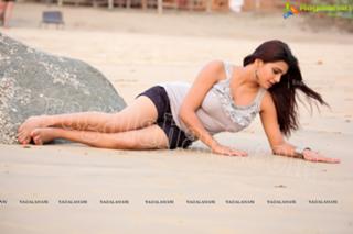 Tashu Kaushik feet photo 4