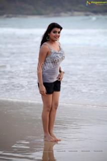 Tashu Kaushik feet photo 9