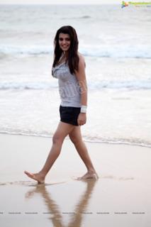 Tashu Kaushik feet photo 7