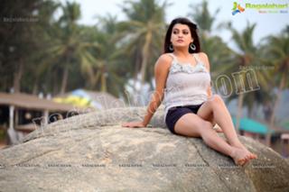 Tashu Kaushik feet photo 6