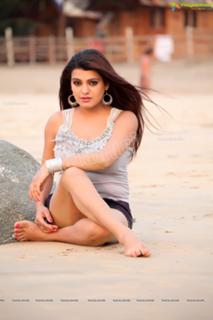 Tashu Kaushik feet photo 3