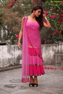 Tashu Kaushik feet photo 17
