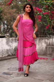 Tashu Kaushik feet photo 14