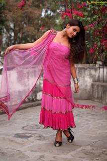 Tashu Kaushik feet photo 13
