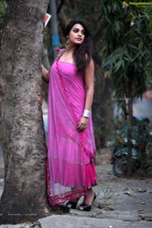 Tashu Kaushik feet photo 10