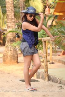Tashu Kaushik feet photo 5