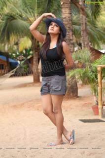 Tashu Kaushik feet photo 7