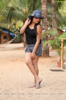 Tashu Kaushik feet photo 5