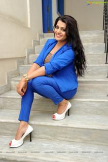 Tashu Kaushik feet photo 20