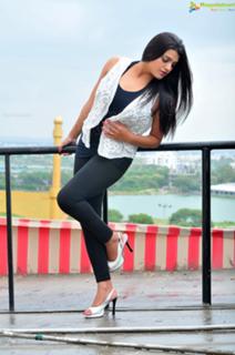 Tashu Kaushik feet photo 6