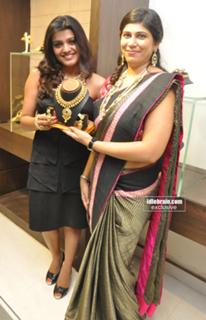 Tashu Kaushik feet photo 5