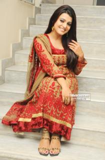Tashu Kaushik feet photo 14