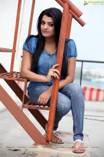 Tashu Kaushik feet photo 4