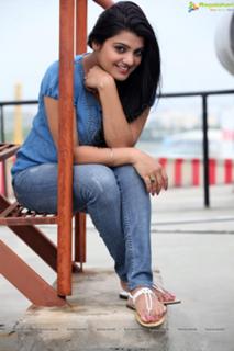 Tashu Kaushik feet photo 3