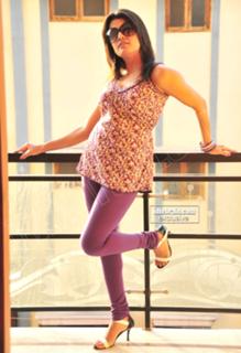 Tashu Kaushik feet photo 4