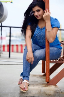 Tashu Kaushik feet photo 2