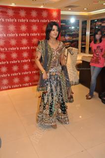 Tashu Kaushik feet photo 5