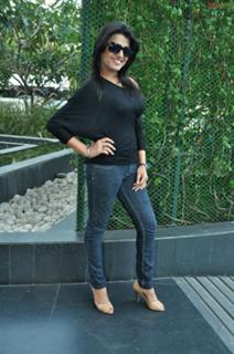 Tashu Kaushik feet photo 8