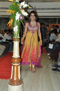 Tashu Kaushik feet photo 14