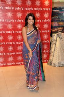 Tashu Kaushik feet photo 11