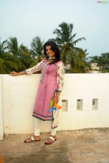 Tashu Kaushik feet photo 4