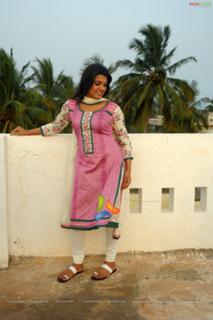Tashu Kaushik feet photo 3