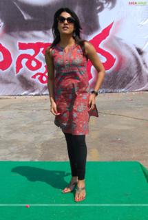 Tashu Kaushik feet photo 16