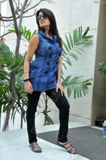Tashu Kaushik feet photo 12
