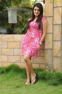 Tashu Kaushik feet photo 12