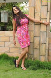 Tashu Kaushik feet photo 3