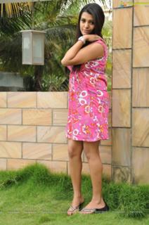 Tashu Kaushik feet photo 11