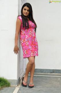 Tashu Kaushik feet photo 20