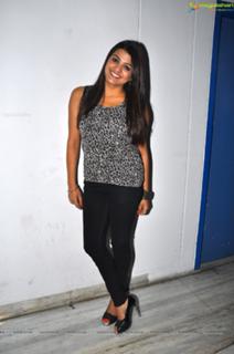 Tashu Kaushik feet photo 9