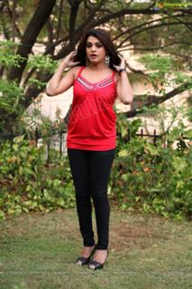 Tashu Kaushik feet photo 8