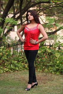 Tashu Kaushik feet photo 7