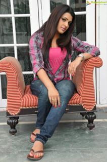 Tashu Kaushik feet photo 4