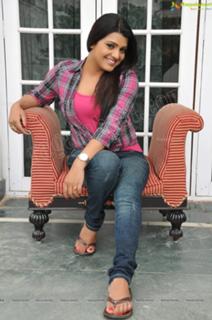 Tashu Kaushik feet photo 2