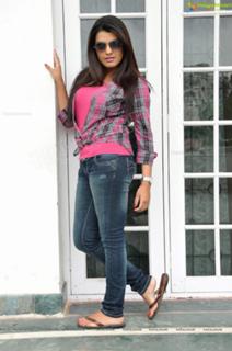 Tashu Kaushik feet photo 17