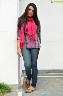 Tashu Kaushik feet photo 10