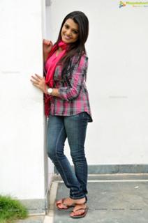 Tashu Kaushik feet photo 9
